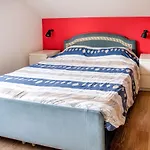 度假居 Pleasant With Infrared Sauna 杜柏