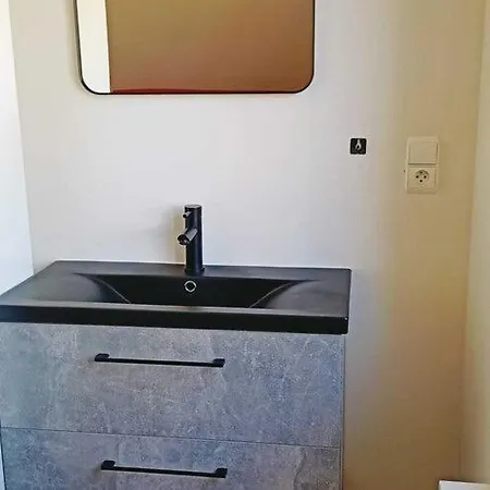 Pleasant With Infrared Sauna *