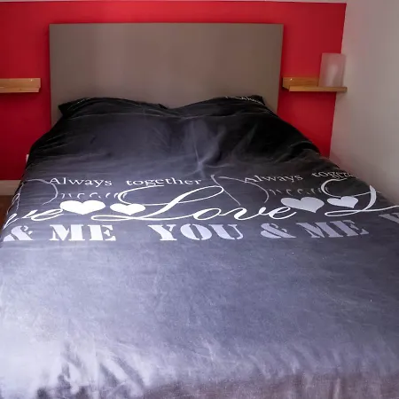 Pleasant With Infrared Sauna 더뷔